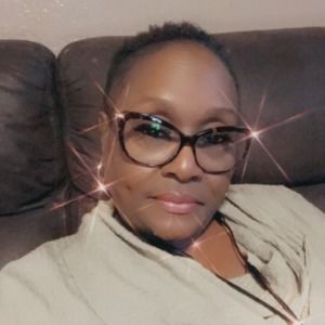 Meet your Posher, Lena